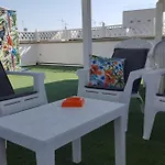 50 Passi Dal Mare, House Glory