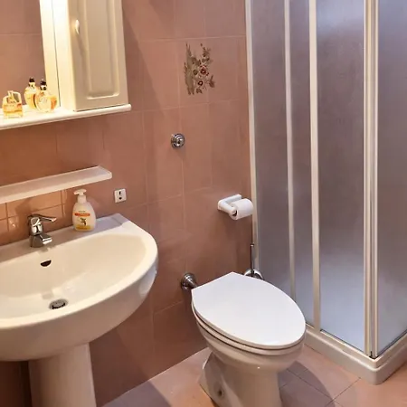 Appartamento 50 Passi Dal Mare, House Glory *