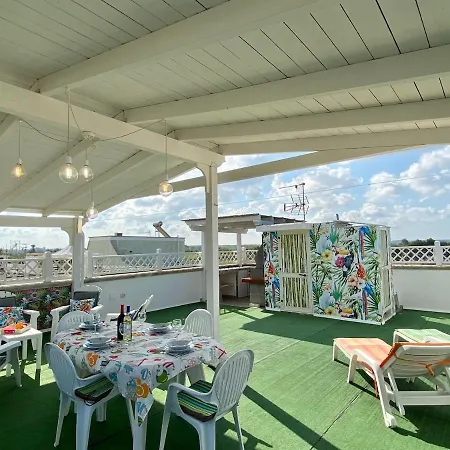 Appartamento 50 Passi Dal Mare, House Glory *